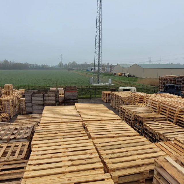 #opruimen#plaatsmaken#nieuwbouw#inmeten#infrezen#opbreken#teer#afvoeren#afgraven#zinindenieuweloods#overkapping#kostenpallets
